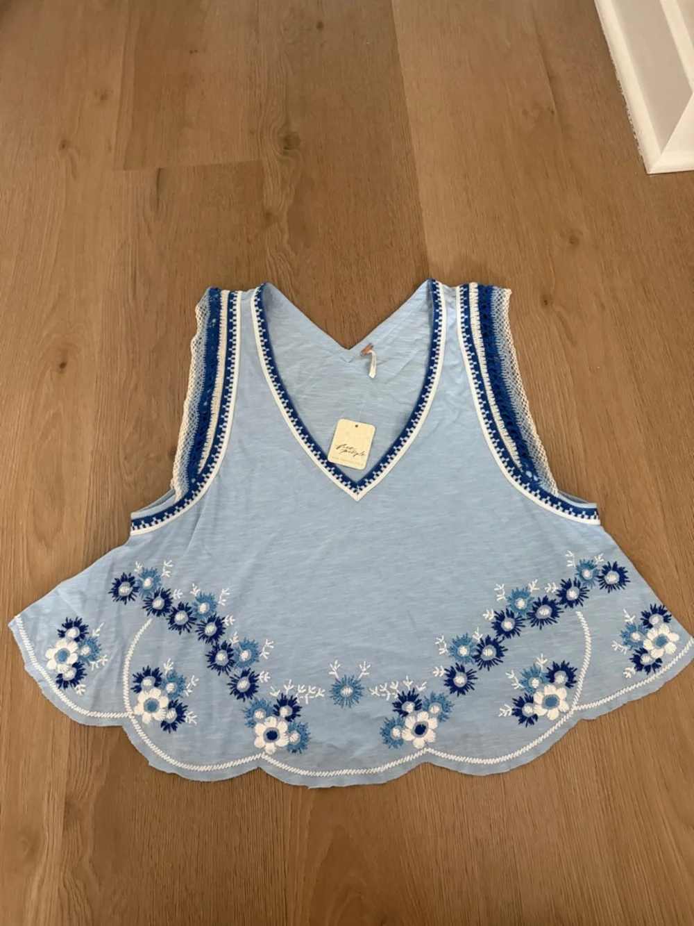 Free People Madden Embroidered Top NWT - Picture 4 of 9